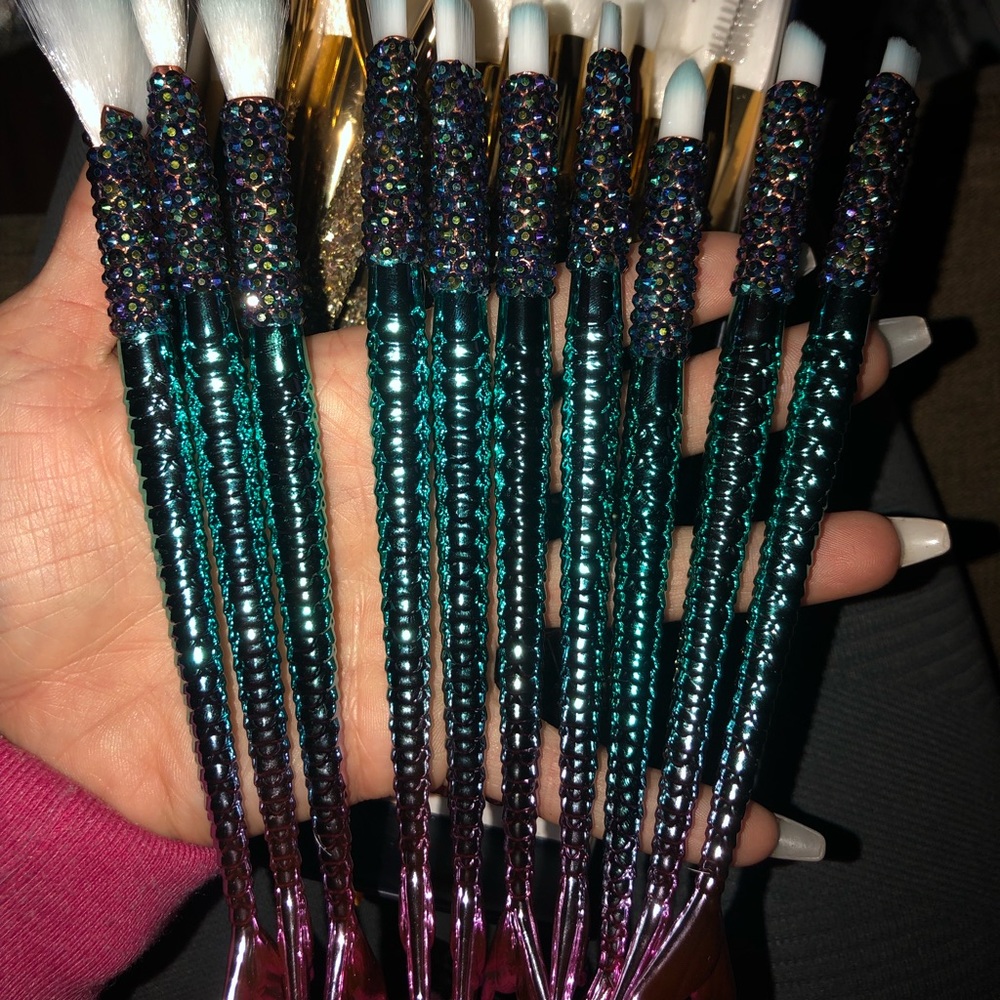 Mermaid 🧜‍♀️ brushes!!